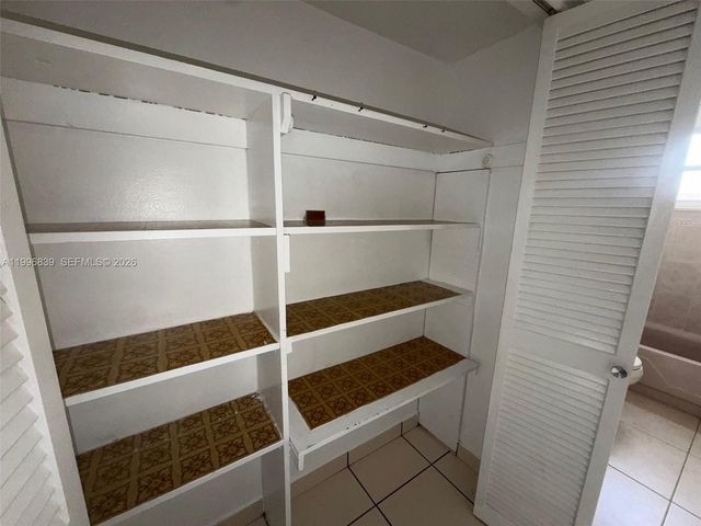 120 Royal Palm Rd 301, Hialeah Gardens, FL 33016