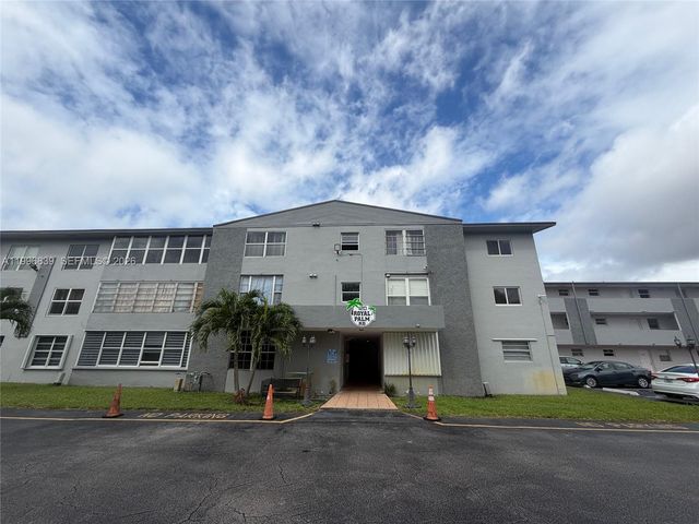 120 Royal Palm Rd 301, Hialeah Gardens, FL 33016