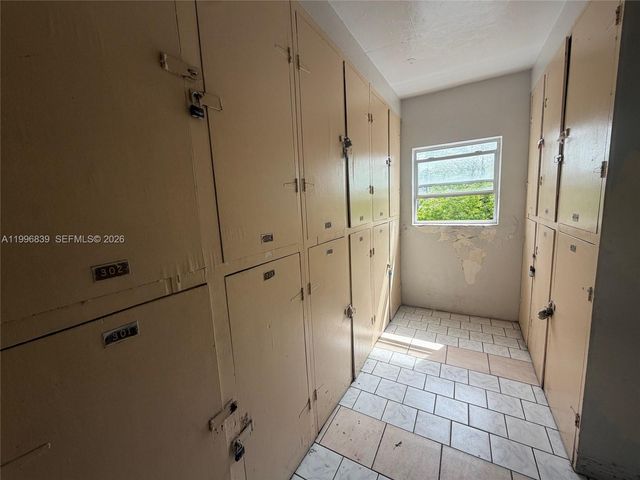 120 Royal Palm Rd 301, Hialeah Gardens, FL 33016