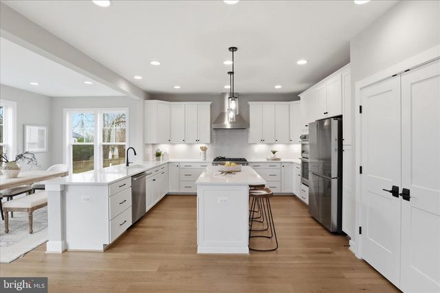 602 TAPAWINGO RD SW, Vienna, VA 22180