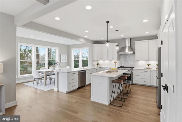 602 TAPAWINGO RD SW, Vienna, VA 22180