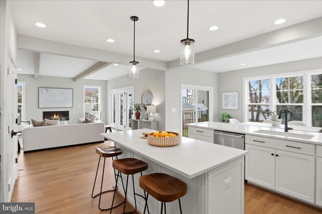 602 TAPAWINGO RD SW, Vienna, VA 22180