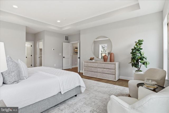 602 TAPAWINGO RD SW, Vienna, VA 22180