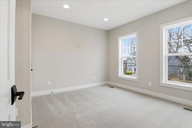 602 TAPAWINGO RD SW, Vienna, VA 22180