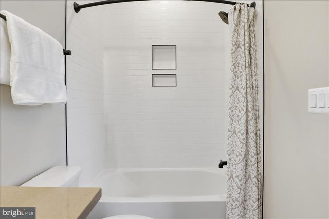 602 TAPAWINGO RD SW, Vienna, VA 22180