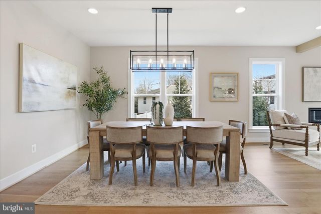 602 TAPAWINGO RD SW, Vienna, VA 22180