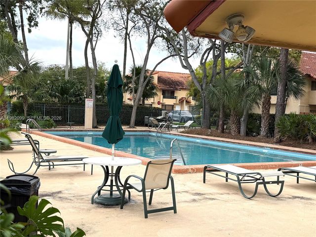 10073 SW 77th Ct 0, Miami, FL 33156