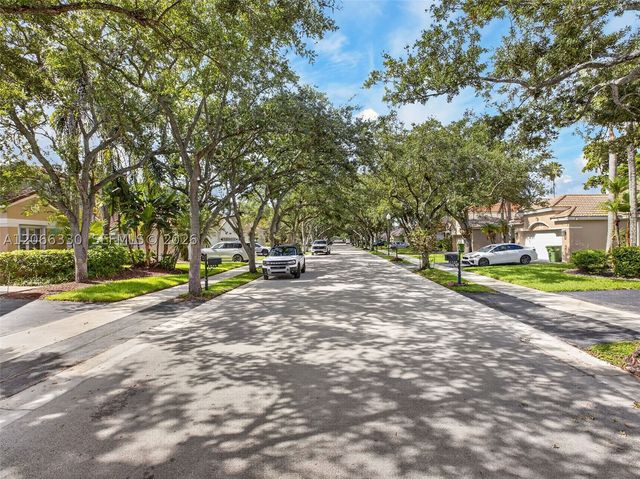 1520 Seabay Rd, Weston, FL 33326