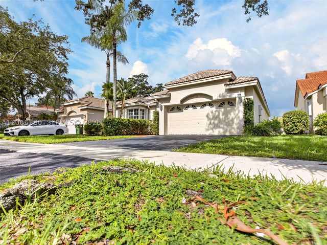 1520 Seabay Rd, Weston, FL 33326