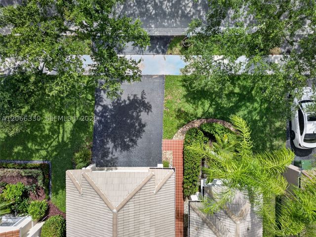 1520 Seabay Rd, Weston, FL 33326