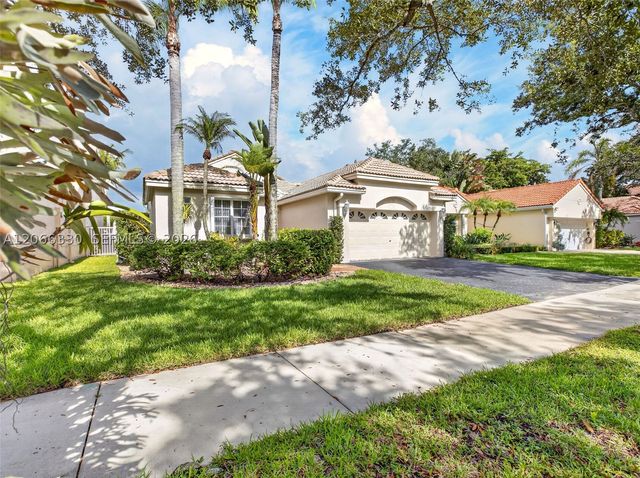 1520 Seabay Rd, Weston, FL 33326