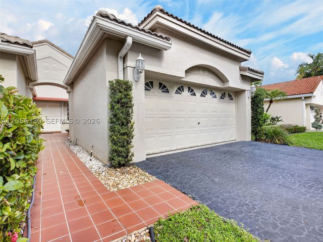1520 Seabay Rd, Weston, FL 33326