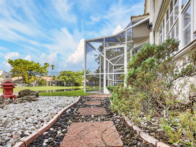1520 Seabay Rd, Weston, FL 33326