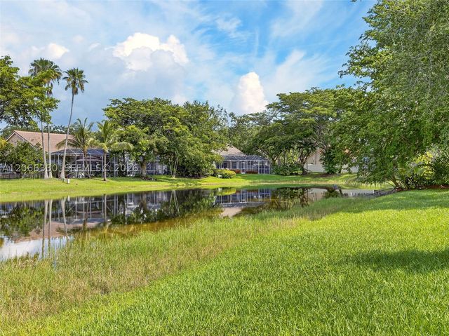 1520 Seabay Rd, Weston, FL 33326