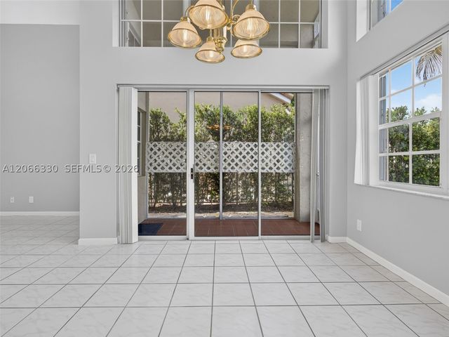 1520 Seabay Rd, Weston, FL 33326
