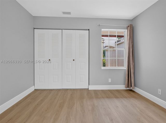 1520 Seabay Rd, Weston, FL 33326