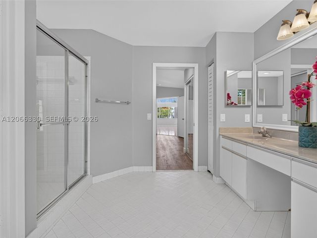 1520 Seabay Rd, Weston, FL 33326
