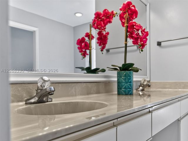 1520 Seabay Rd, Weston, FL 33326