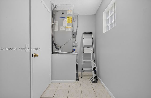 1520 Seabay Rd, Weston, FL 33326