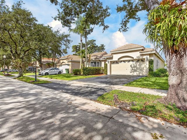1520 Seabay Rd, Weston, FL 33326