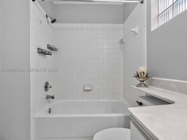 1520 Seabay Rd, Weston, FL 33326