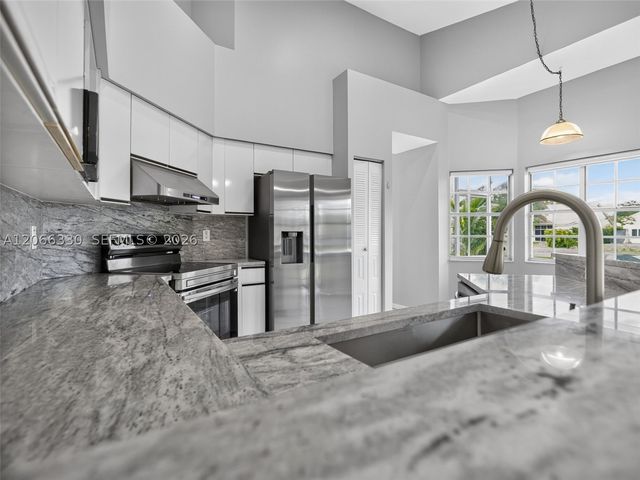 1520 Seabay Rd, Weston, FL 33326