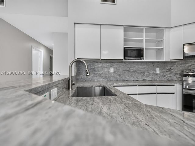 1520 Seabay Rd, Weston, FL 33326