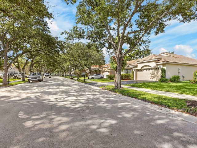 1520 Seabay Rd, Weston, FL 33326