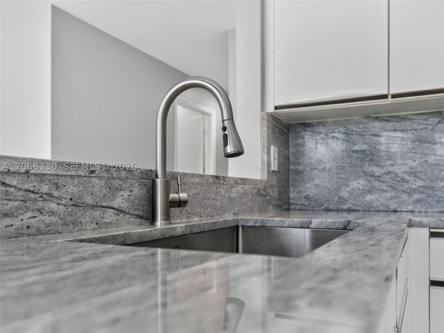 1520 Seabay Rd, Weston, FL 33326