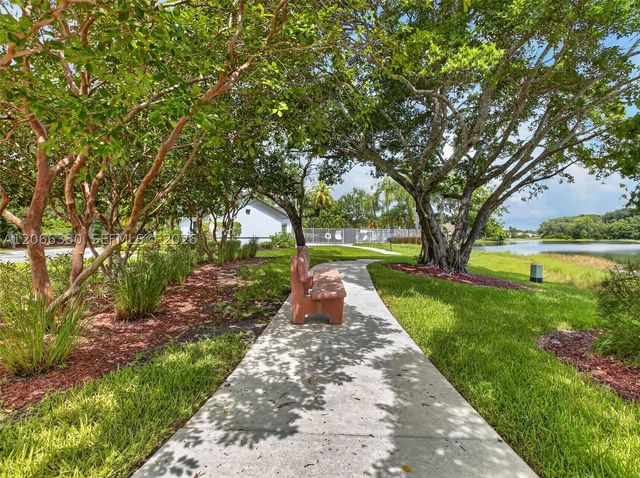 1520 Seabay Rd, Weston, FL 33326