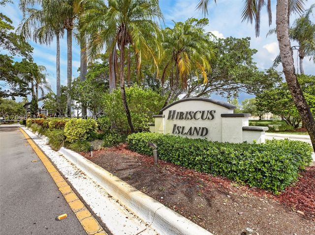 1520 Seabay Rd, Weston, FL 33326