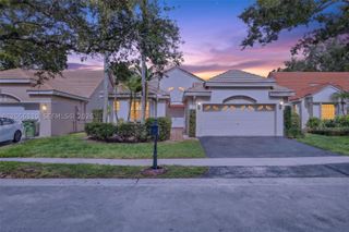 1520 Seabay Rd, Weston, FL 33326