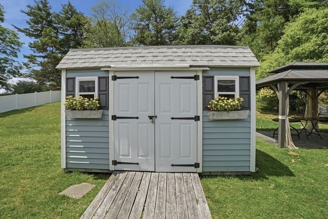 4 Edith Road, Framingham, MA 01701