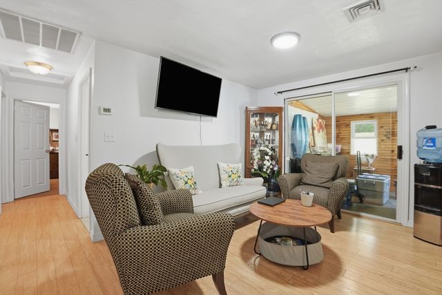 4 Edith Road, Framingham, MA 01701
