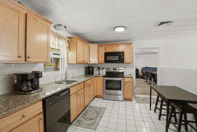 4 Edith Road, Framingham, MA 01701