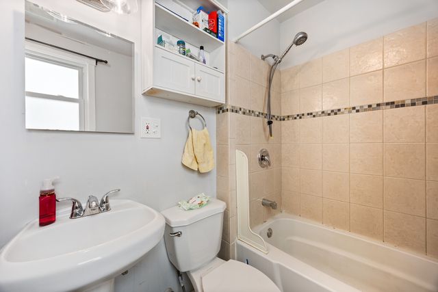 1023 S Claremont Street, Chicago, IL 60612