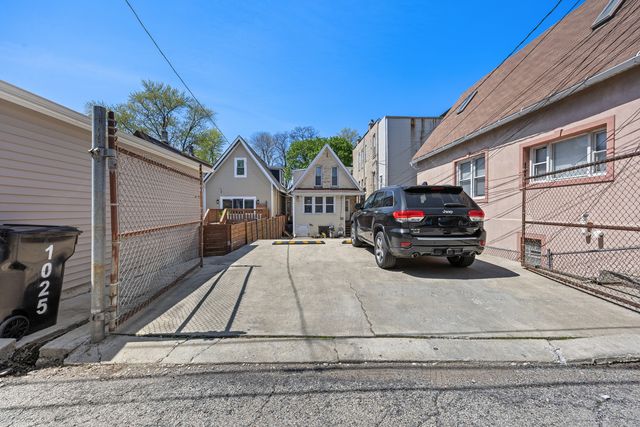 1023 S Claremont Street, Chicago, IL 60612