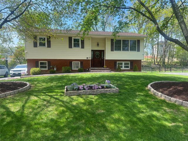 9 Laddie Road, Middletown, NY 10941