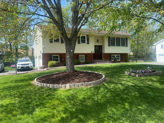 9 Laddie Road, Middletown, NY 10941