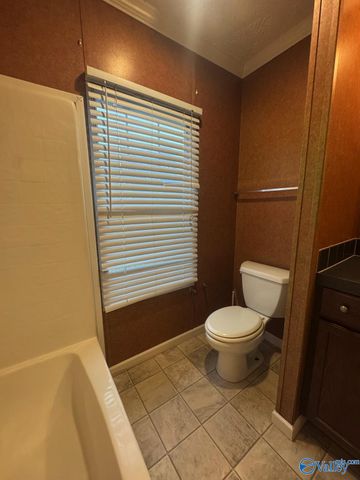 414 Sanderson Lane, Courtland, AL 35618