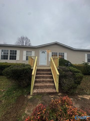 414 Sanderson Lane, Courtland, AL 35618