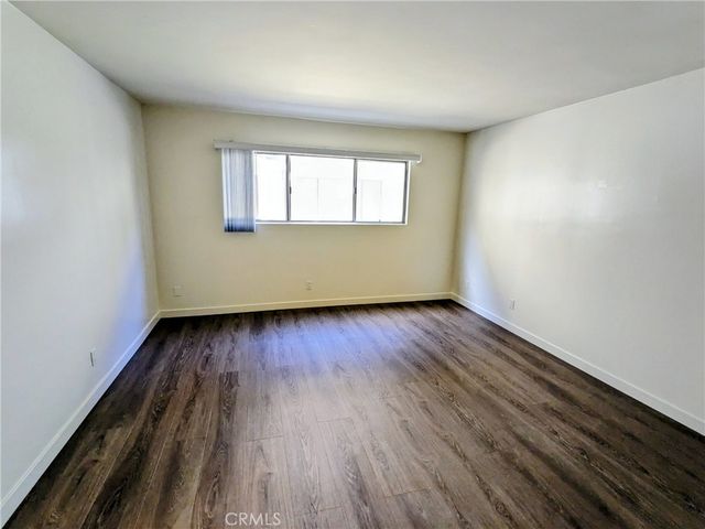 11948 Darlington Avenue 3, Los Angeles, CA 90049