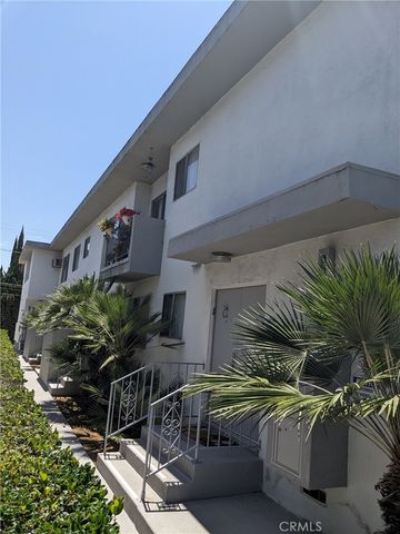 11948 Darlington Avenue 3, Los Angeles, CA 90049