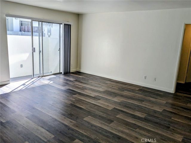 11948 Darlington Avenue 3, Los Angeles, CA 90049