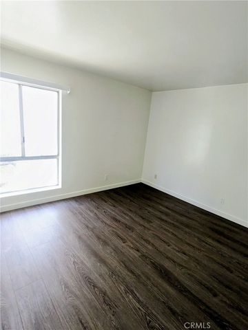 11948 Darlington Avenue 3, Los Angeles, CA 90049