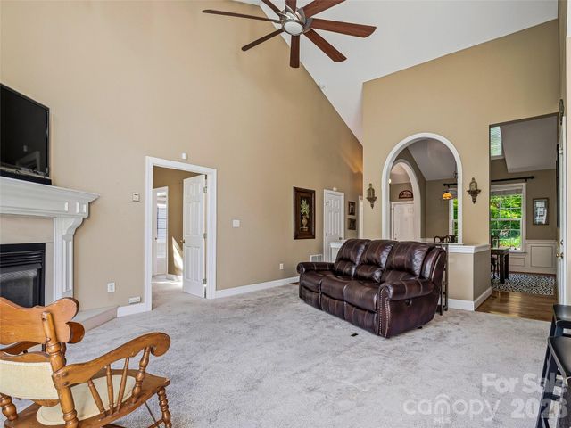 117 Hibiscus Lane, Asheville, NC 28803