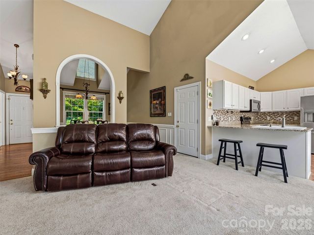 117 Hibiscus Lane, Asheville, NC 28803