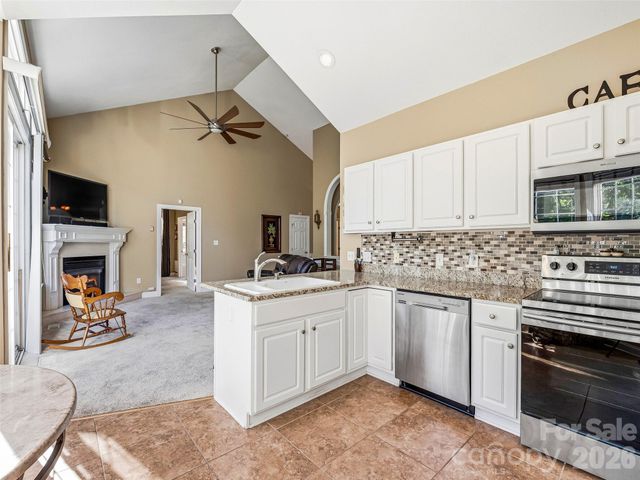 117 Hibiscus Lane, Asheville, NC 28803