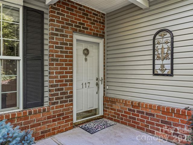 117 Hibiscus Lane, Asheville, NC 28803