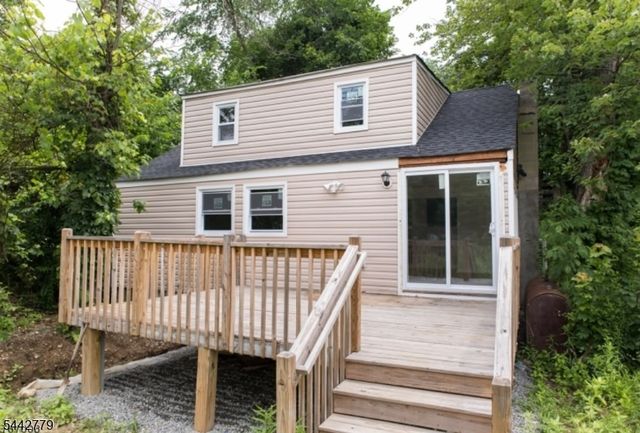 32 E Shore Trl, Hardyston Twp., NJ 07460